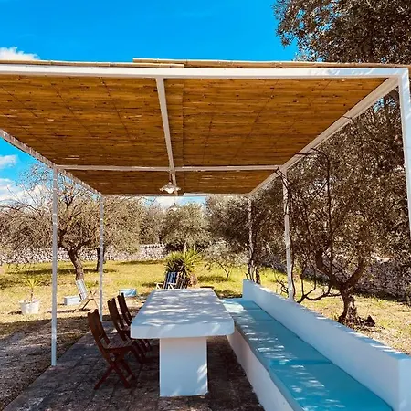 Trulli Mancinella * Locorotondo